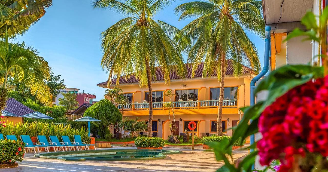 Coconut Resort Hotel Patong Exterior foto